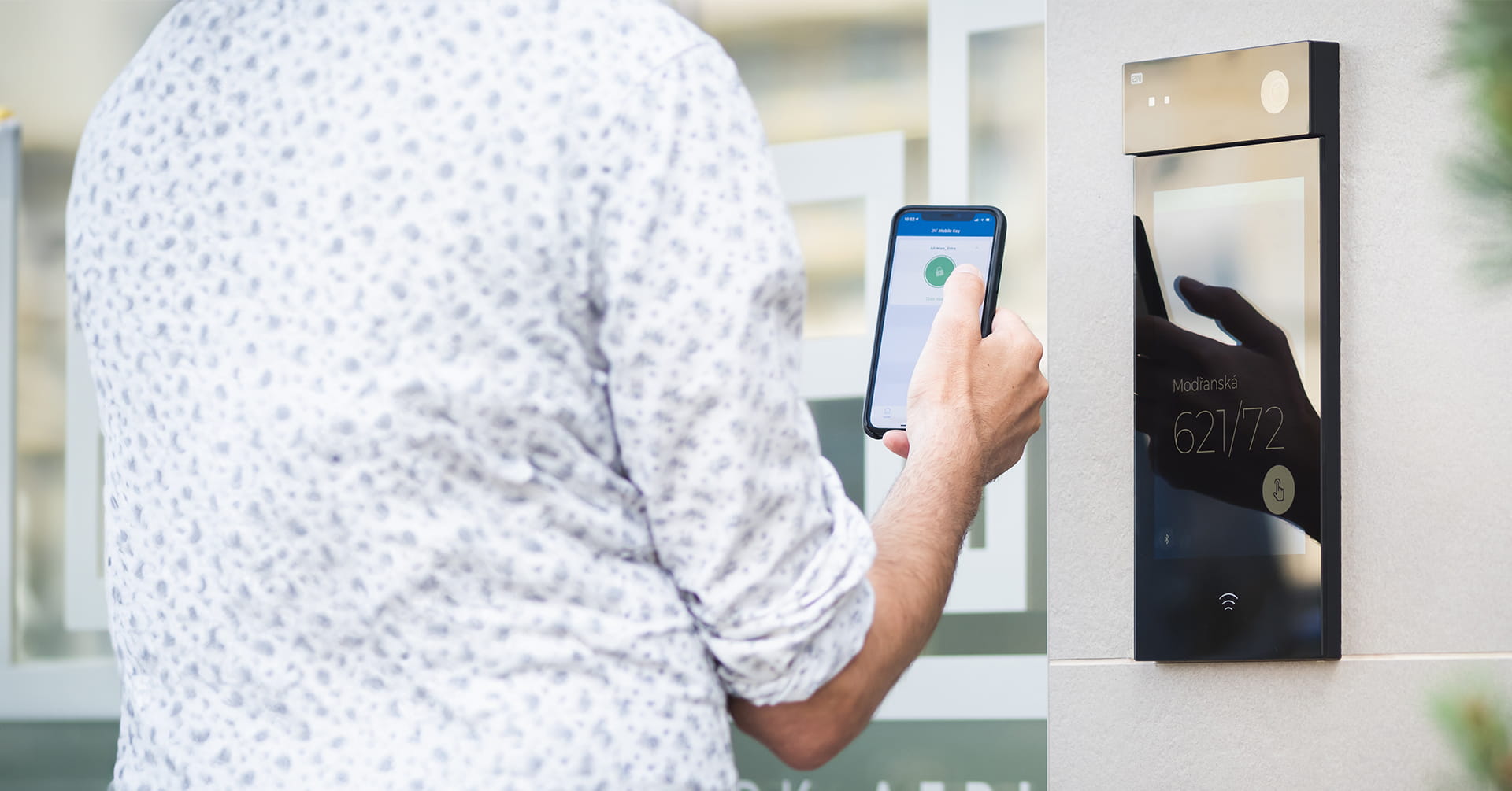 The Battle for Entry: Which is the Best Door Access Control Technology? | 2N