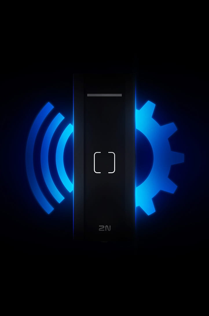 Schwarzes Zugangskontrollgerät mit leuchtendem blauen Zahnrad und drahtlosen Signal-Icons auf einem dunklen Hintergrund.